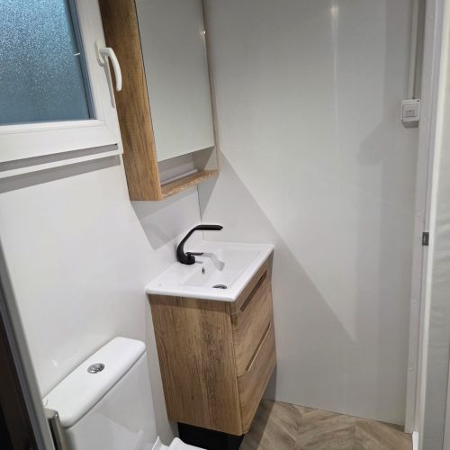 08-bathroom-vanity